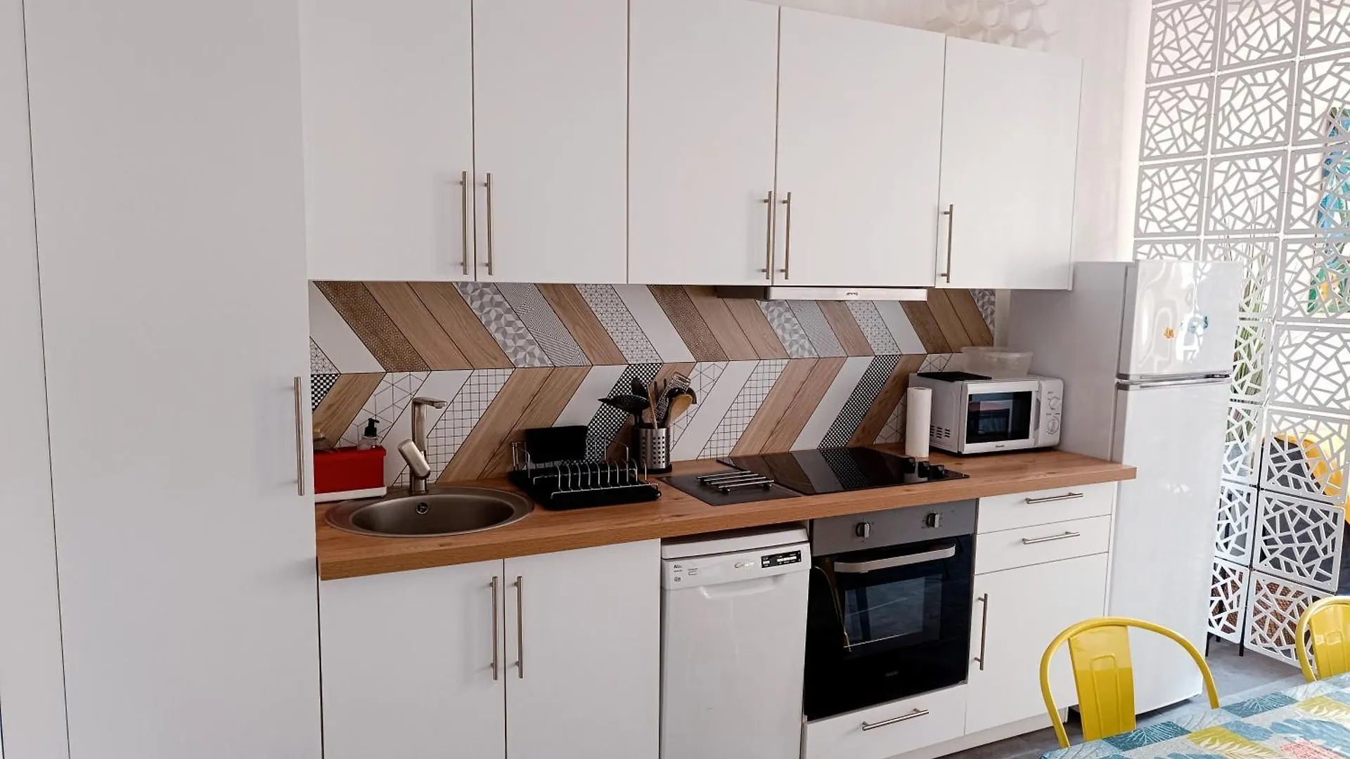 Grand 2 Pieces Renove Climatise, Vieil Antibes, Proche Port Apartment France