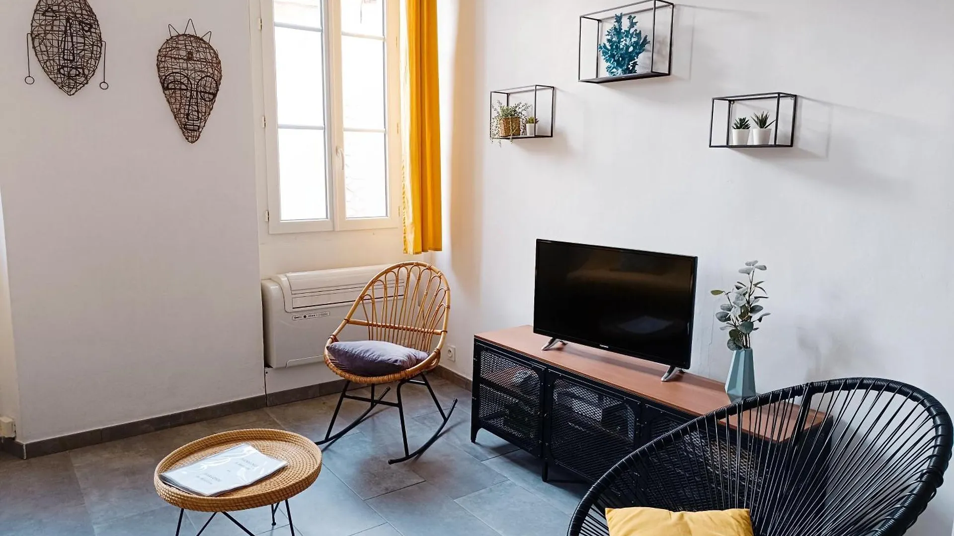 Grand 2 Pieces Renove Climatise, Vieil Antibes, Proche Port Apartment 0*, Antibes France