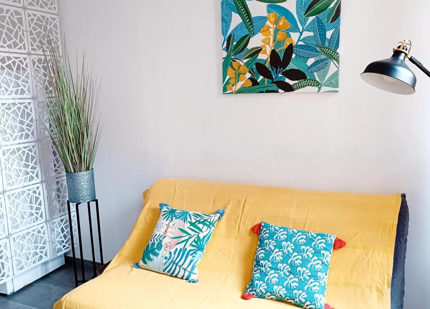 Grand 2 Pieces Renove Climatise, Vieil Antibes, Proche Port Apartment