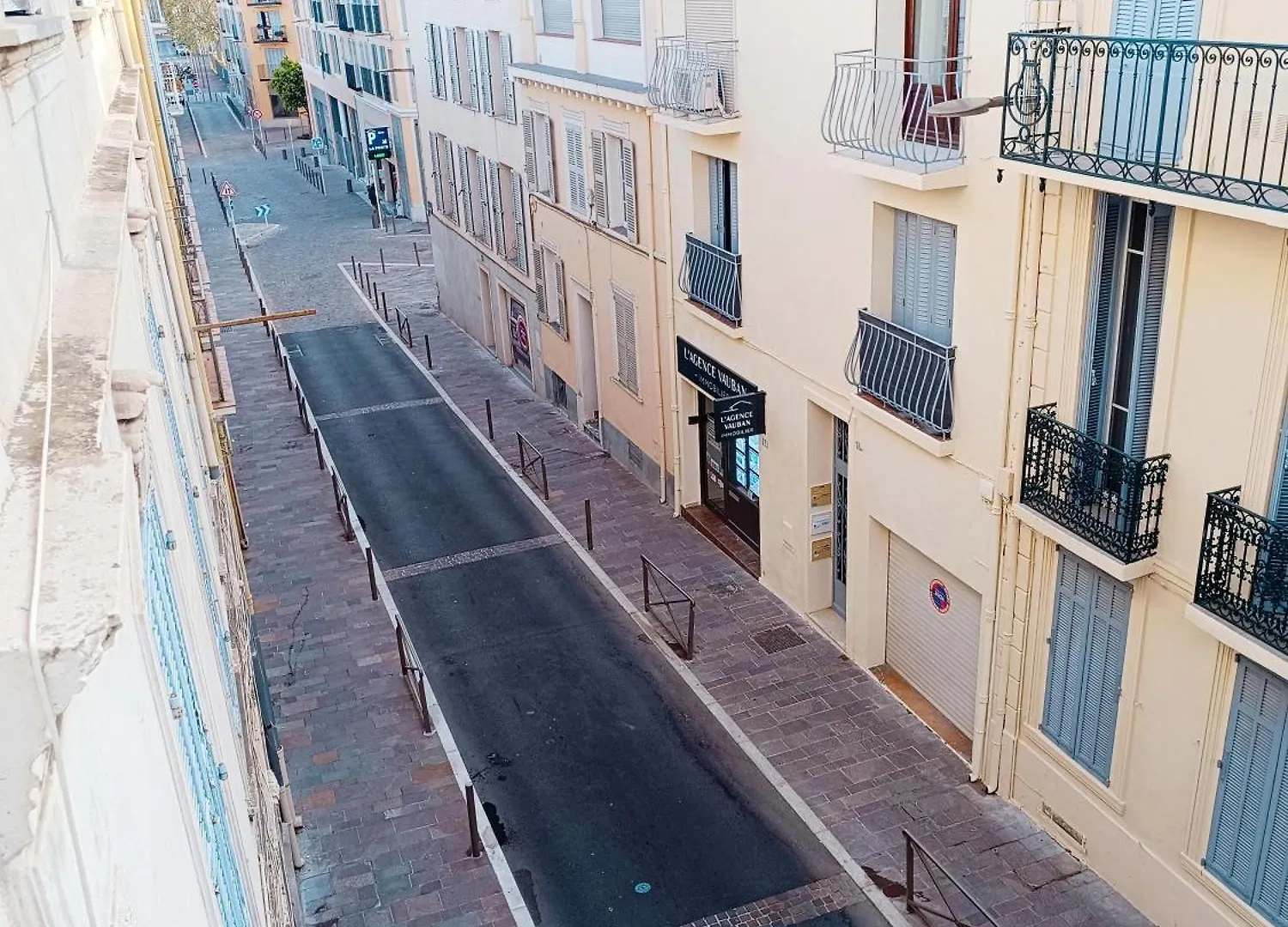 Grand 2 Pieces Renove Climatise, Vieil Antibes, Proche Port Apartment